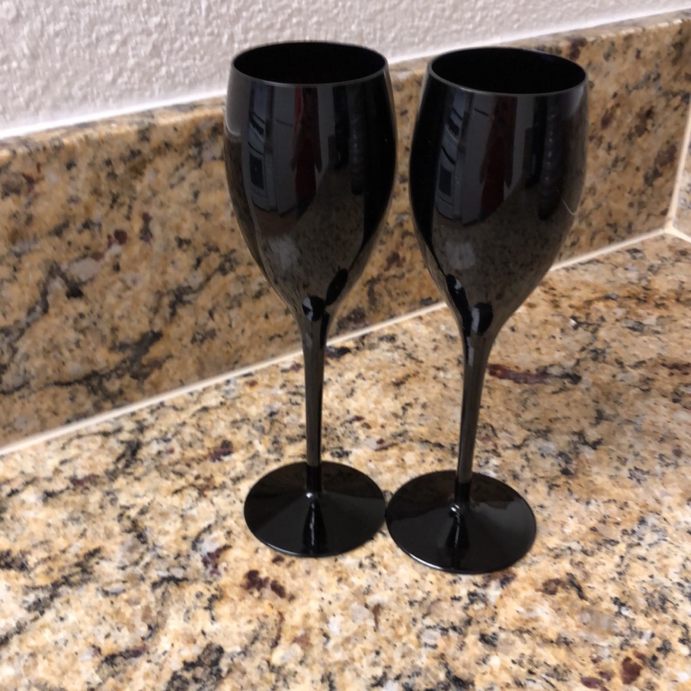 Mikasa Elegance Handblown Black Champagne Flutes Set of 2 Glasses 10”